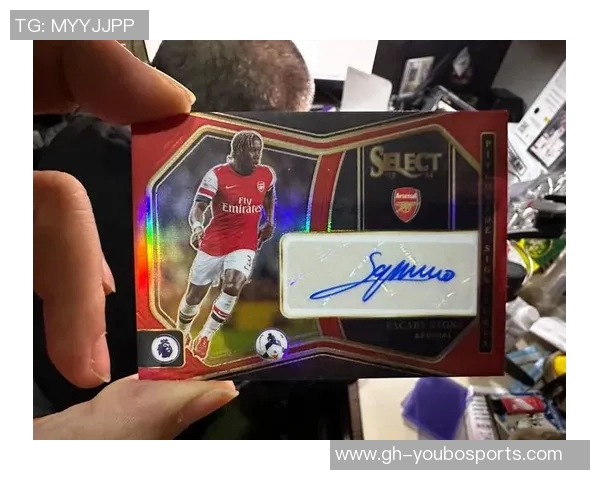 最适合收藏与玩乐的足球球星卡包推荐与评测